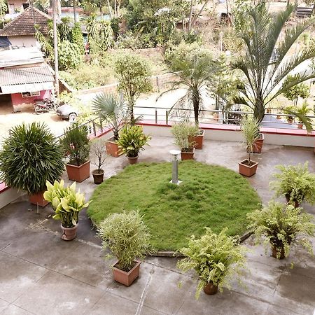 Slr Residency Hotel Subrahmanya Ngoại thất bức ảnh