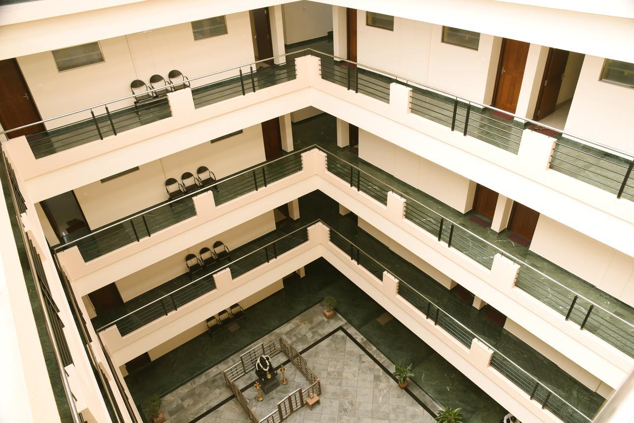 Slr Residency Hotel Subrahmanya Ngoại thất bức ảnh