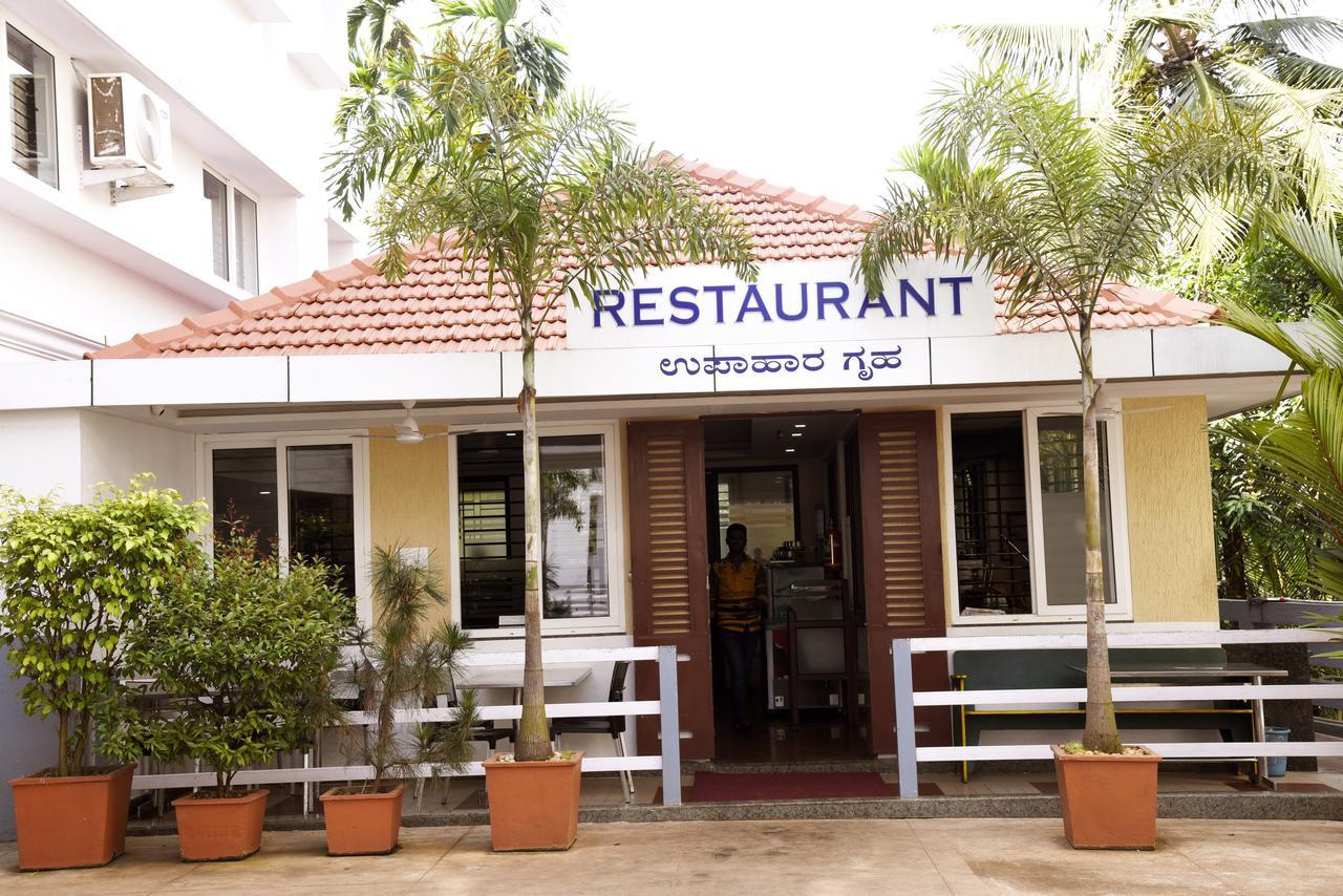 Slr Residency Hotel Subrahmanya Ngoại thất bức ảnh